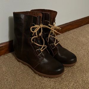Women’s Sorel wedge lace up boot